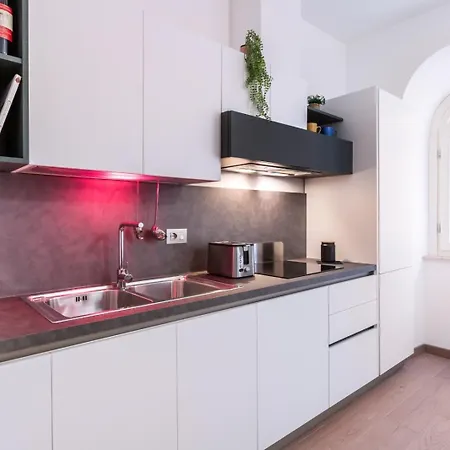 Exclusive In The Centre Of 103 Apartment